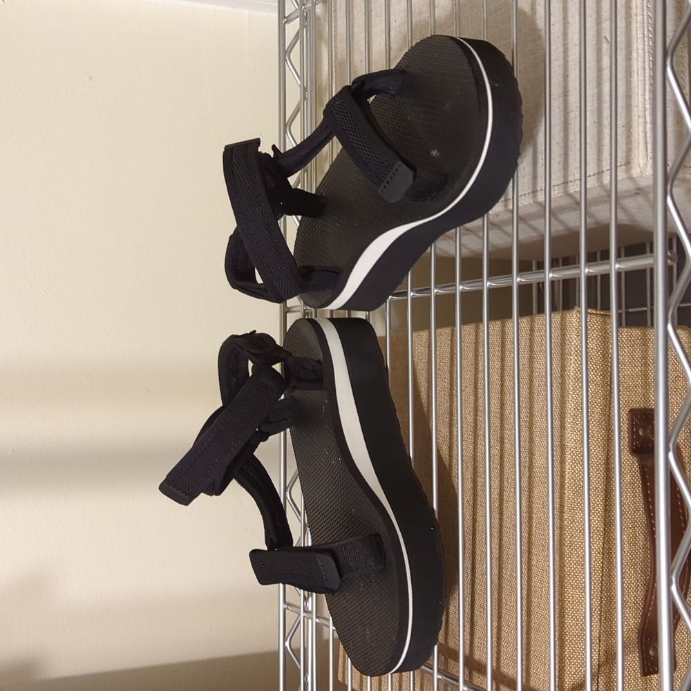 Black platform Tevas